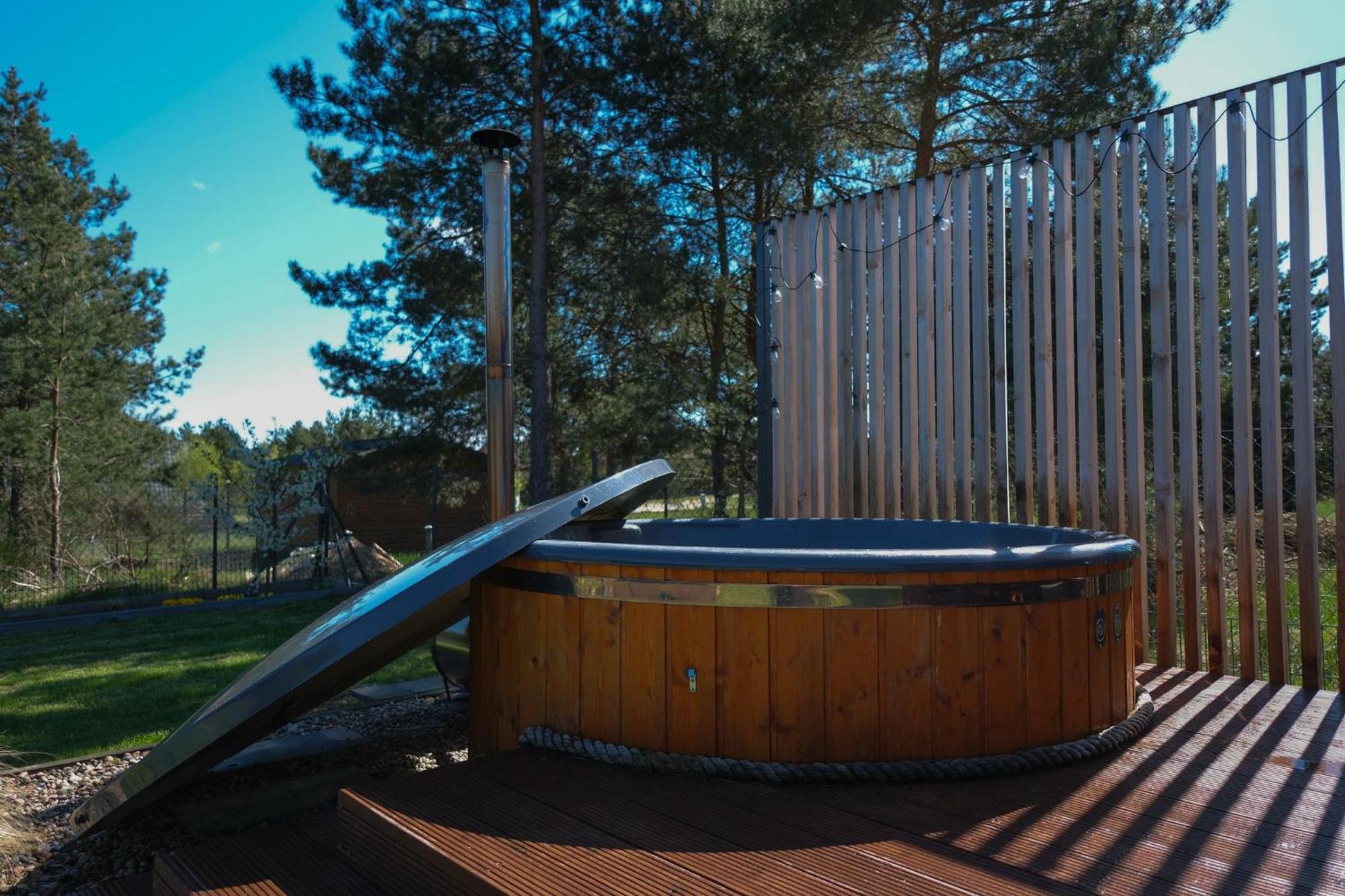 Westfalowachatka Domek Z Jacuzzi Sasino Ngoại thất bức ảnh